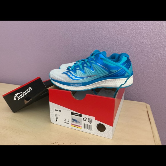 Bought a 1/2 size to big, and wore them once. - Picture 2 of 4